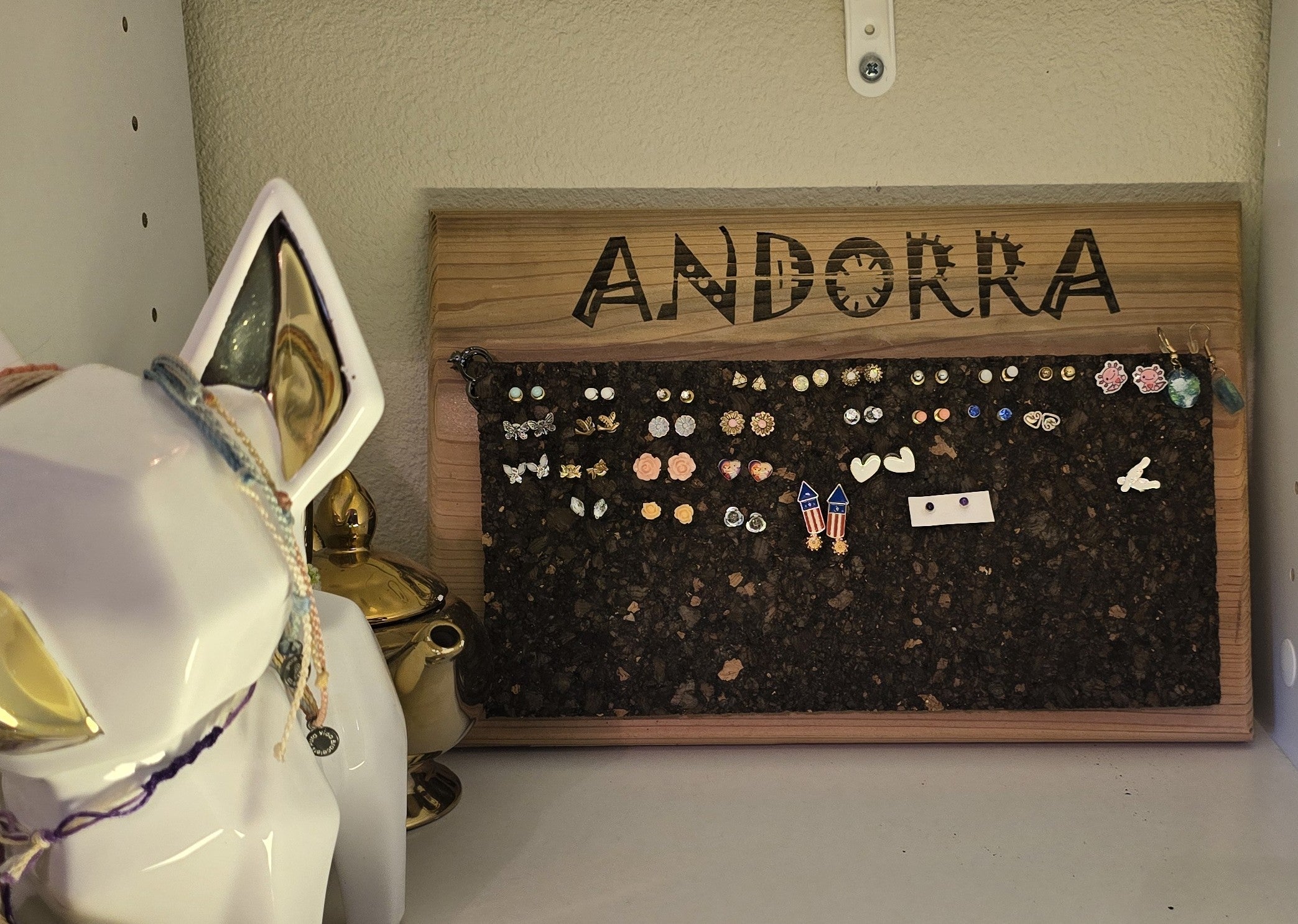 Stud & Dangle Display